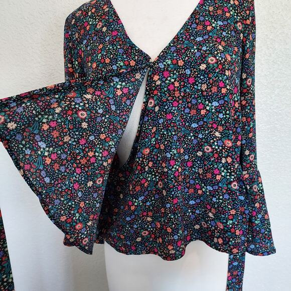 Chloe & Katie Micro Floral Print Long Sleeve Wrap Blouse Size M - Picture 8 of 13